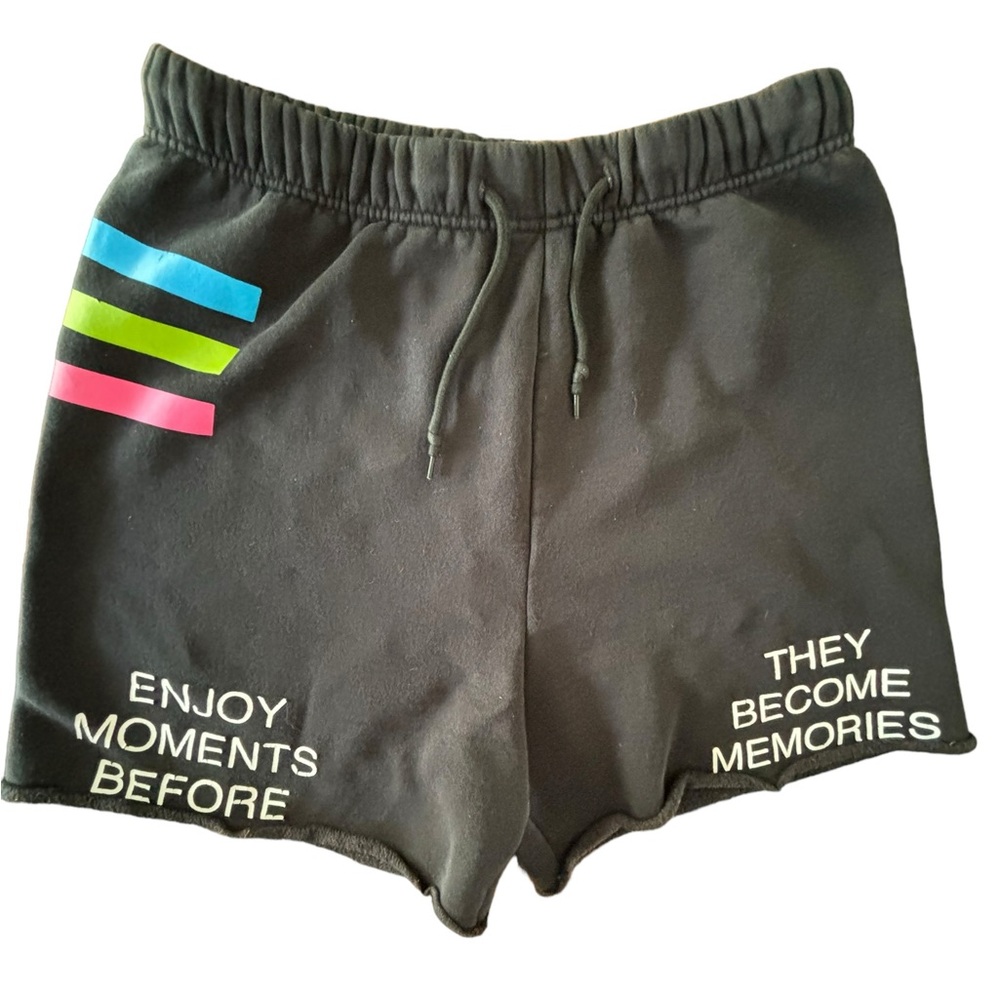 Mayfair- Enjoy‎ Moments Before they become memories shorts- L/XL- Like new!!